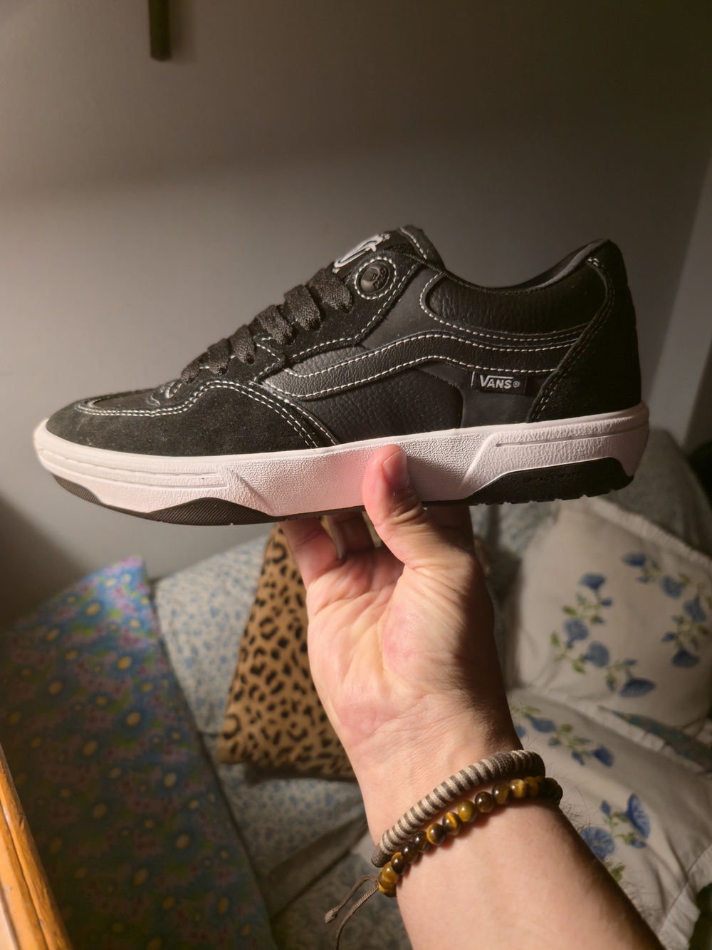 Vans Men's Black Low-Top Skate Sneakers
